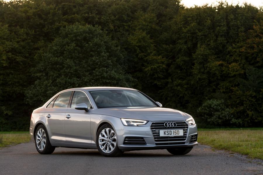  Audi A4 2.0 TDI Ultra (B9) 2015 года  (UK) (фото 1 из 19)